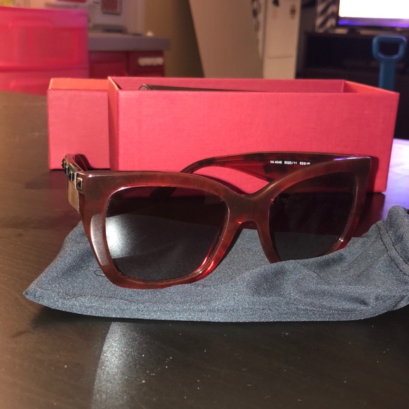 Never worn - Valentino Sunglasses VA4048 - Picture 3 of 4